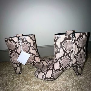 GEOX Respira Snakeskin Ankle Boot NWT
